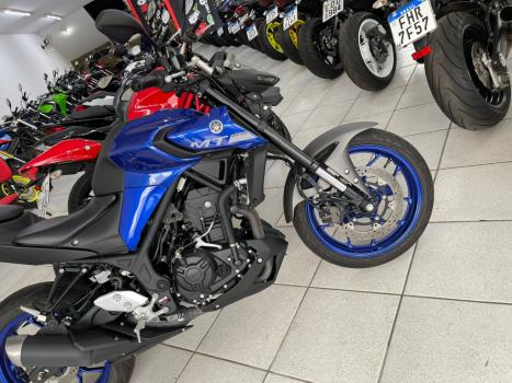 YAMAHA MT-03 300 ABS, Foto 6