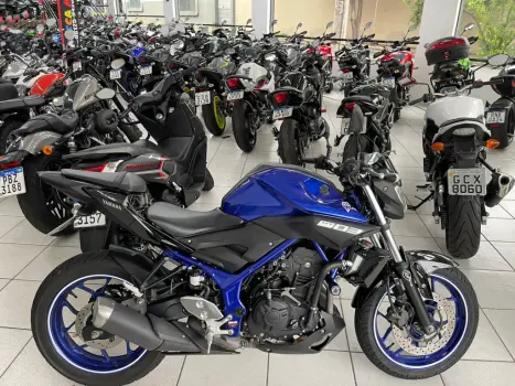 YAMAHA MT-03 300 ABS, Foto 2