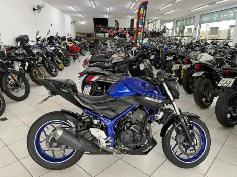 YAMAHA MT-03 300 ABS, Foto 3