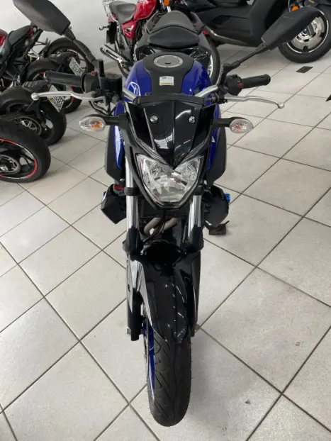 YAMAHA MT-03 300 ABS, Foto 9