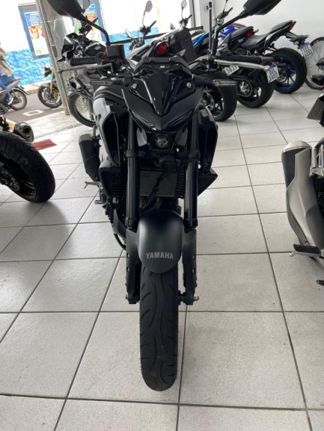 YAMAHA MT-03 300 ABS, Foto 2