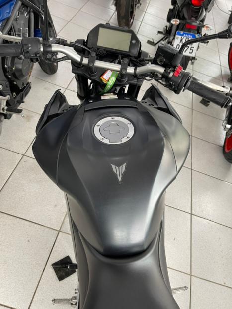 YAMAHA MT-03 300 ABS, Foto 6