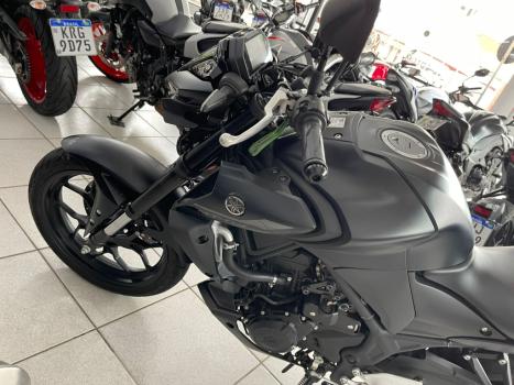 YAMAHA MT-03 300 ABS, Foto 10