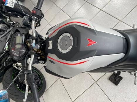 YAMAHA MT-03 300 ABS, Foto 5