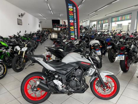 YAMAHA MT-03 300 ABS, Foto 11