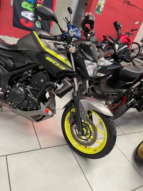 YAMAHA MT-03 300 ABS, Foto 10