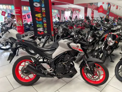 YAMAHA MT-03 300 ABS, Foto 9