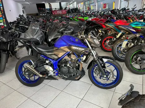 YAMAHA MT-03 300 ABS, Foto 7