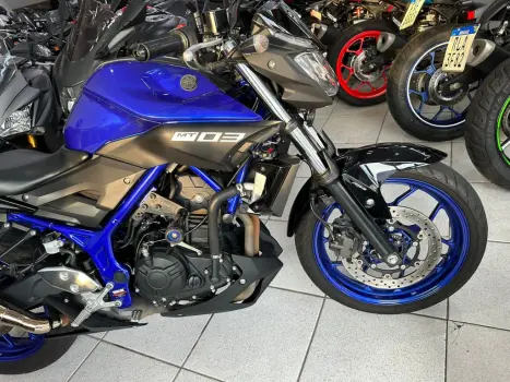 YAMAHA MT-03 300 ABS, Foto 10