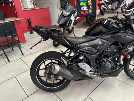 YAMAHA MT-03 300 ABS, Foto 4