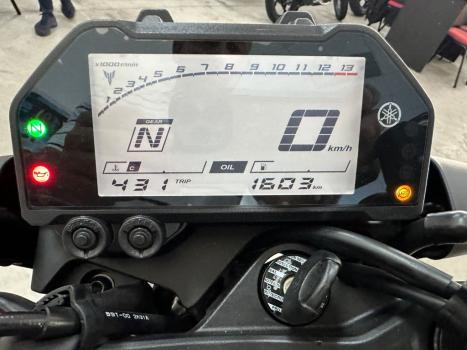 YAMAHA MT-03 300 ABS, Foto 9