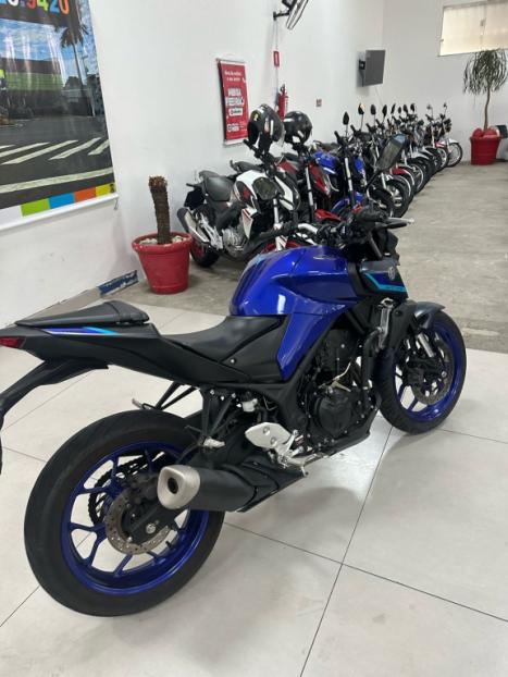 YAMAHA MT-03 300 ABS, Foto 4