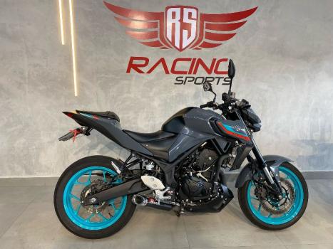 YAMAHA MT-03 300 ABS, Foto 2