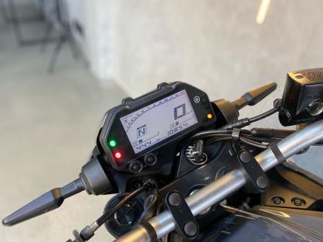 YAMAHA MT-03 300 ABS, Foto 10