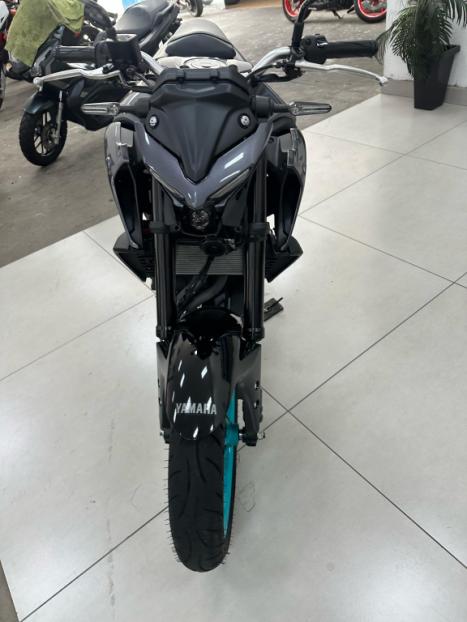 YAMAHA MT-03 300 ABS, Foto 2