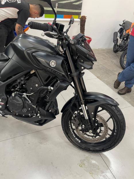 YAMAHA MT-03 300 ABS, Foto 9
