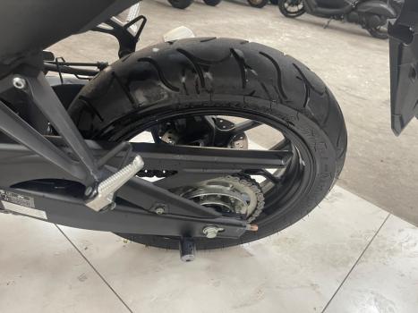YAMAHA MT-03 300 ABS, Foto 10