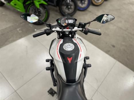 YAMAHA MT-03 300 ABS, Foto 7