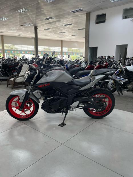 YAMAHA MT-03 300 ABS, Foto 10