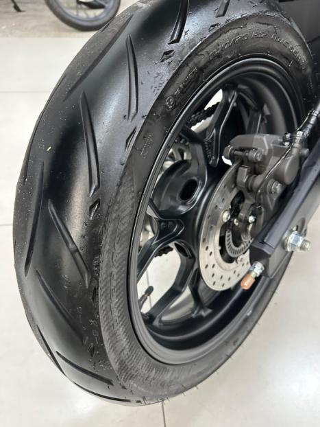 YAMAHA MT-03 300 ABS, Foto 3