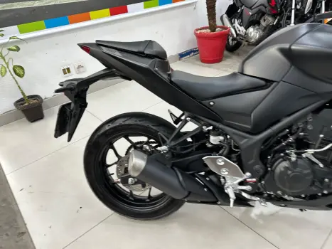 YAMAHA MT-03 300 ABS, Foto 4