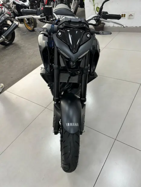 YAMAHA MT-03 300 ABS, Foto 8