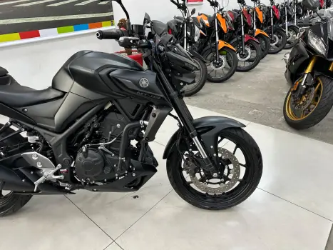 YAMAHA MT-03 300 ABS, Foto 11