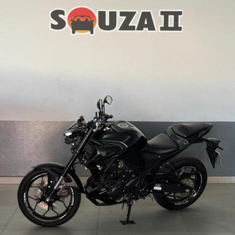 YAMAHA MT-03 300 ABS, Foto 2