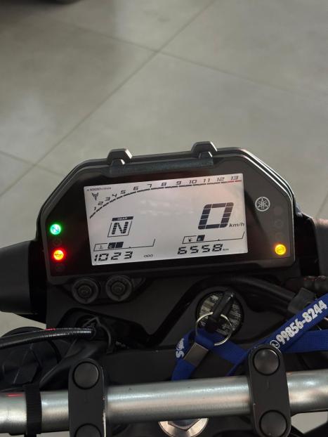 YAMAHA MT-03 300 ABS, Foto 6