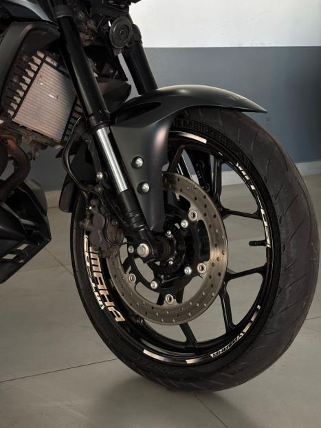 YAMAHA MT-03 300 ABS, Foto 7