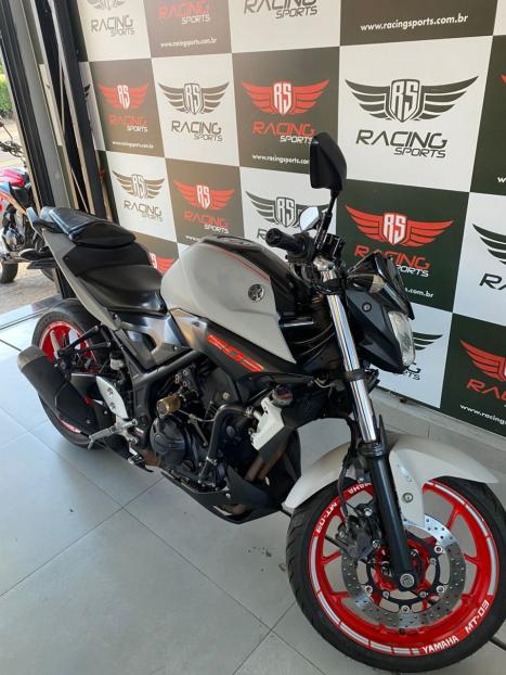 YAMAHA MT-03 300 ABS, Foto 5