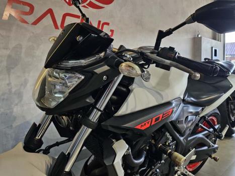 YAMAHA MT-03 300 ABS, Foto 3