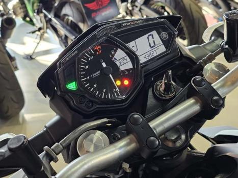 YAMAHA MT-03 300 ABS, Foto 5