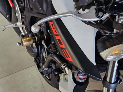 YAMAHA MT-03 300 ABS, Foto 6