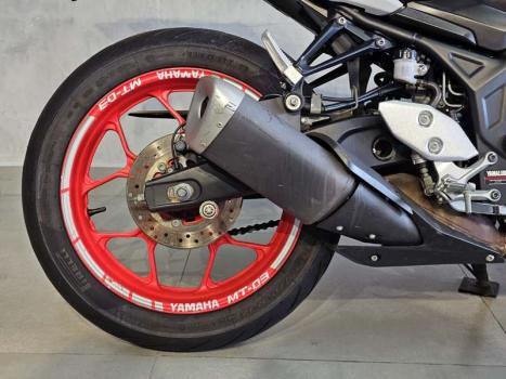 YAMAHA MT-03 300 ABS, Foto 8
