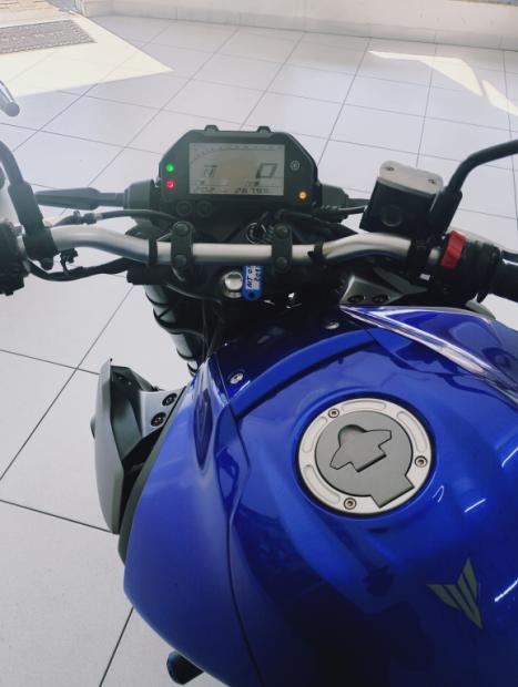 YAMAHA MT-03 300 ABS, Foto 2