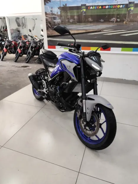 YAMAHA MT-03 300 ABS, Foto 5
