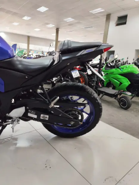 YAMAHA MT-03 300 ABS, Foto 9