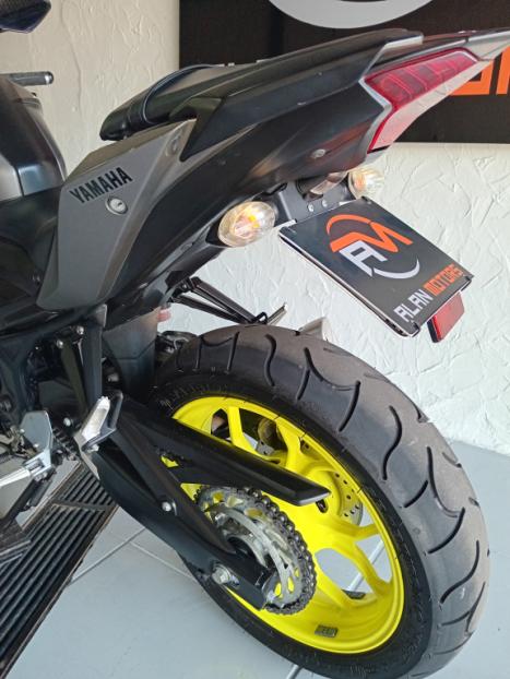 YAMAHA MT-03 300 ABS, Foto 7