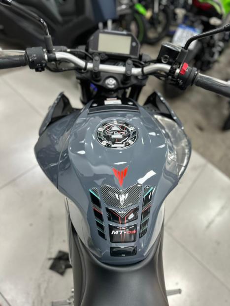 YAMAHA MT-03 300 ABS, Foto 5