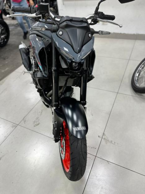 YAMAHA MT-03 300 ABS, Foto 6
