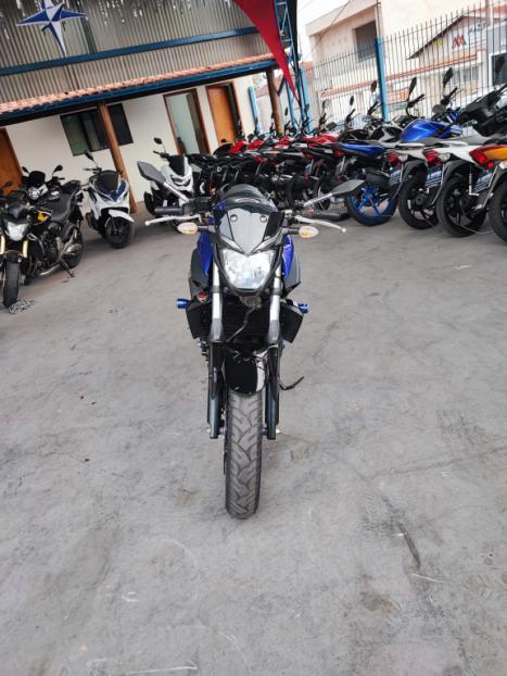 YAMAHA MT-03 300 ABS, Foto 7
