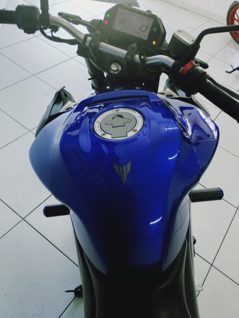 YAMAHA MT-03 300 ABS, Foto 2