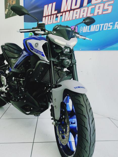 YAMAHA MT-03 300 ABS, Foto 5