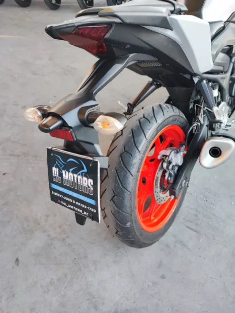 YAMAHA MT-03 300 ABS, Foto 5