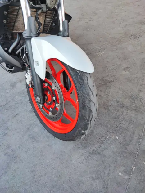YAMAHA MT-03 300 ABS, Foto 6