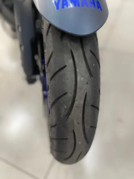 YAMAHA MT-03 300 ABS, Foto 2