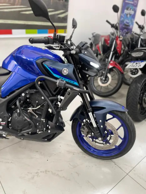 YAMAHA MT-03 300 ABS, Foto 9