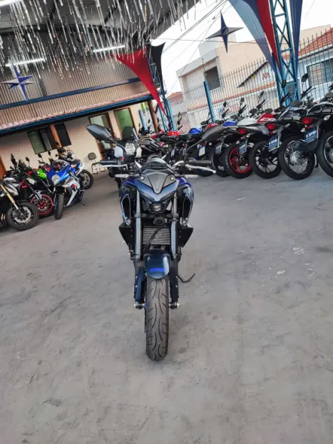 YAMAHA MT-03 300 ABS, Foto 8