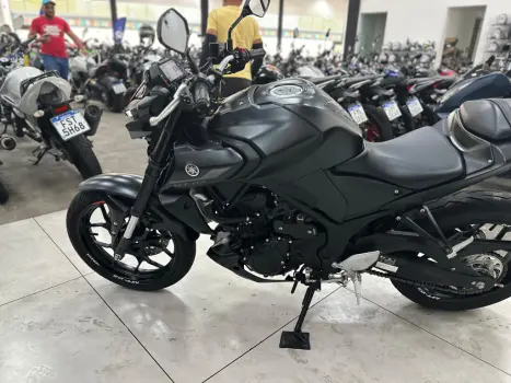 YAMAHA MT-03 300 ABS, Foto 6